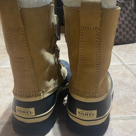 Used Sorel boots - Picture 1 of 3